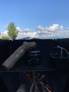 ダッチオーブンとクッカー