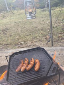 焚火でウィンナー