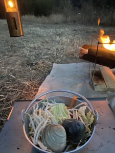 囲炉裏鍋で海鮮鍋