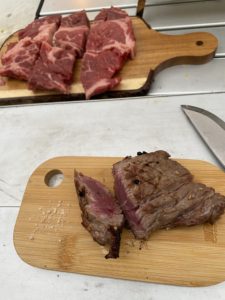 ステーキの焼き上がり