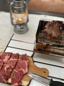 ステーキを焼く