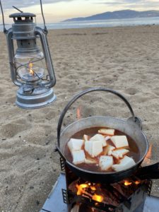 焚き火で麻婆豆腐