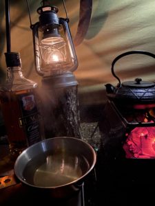 鉄瓶でお湯割り