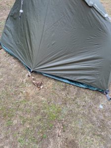 BUNDOK(バンドック)ソロドームのフライの様子