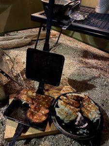 信栄食品　ぎょうざのみせ　さくら