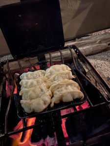 信栄食品　ぎょうざのみせ　さくら