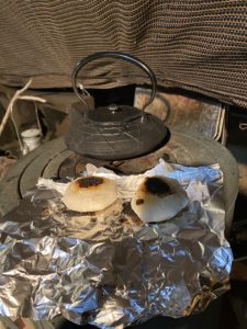 お餅を焼く