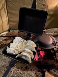 信栄食品　ぎょうざのみせ　さくら