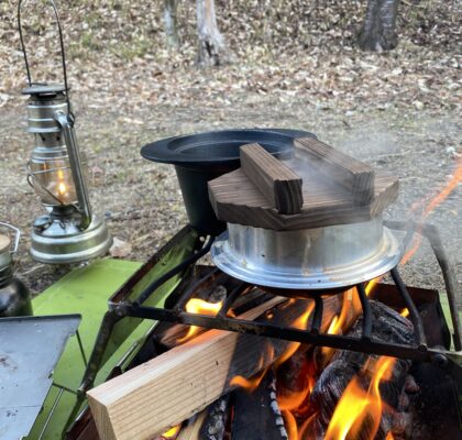 焚火で炊くご飯はお茶の香りだけでなく焚火の香りも付いて美味しい