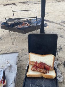 バウルーで一枚のホットサンド