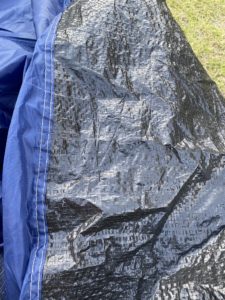 激安テントの下