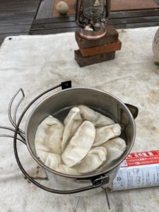 スノーピーク「ケトル1」で作るスタミナ湯豆腐