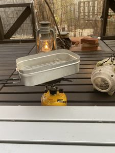 メスティンで湯を沸かす