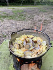 おもてなしキャンプでパエリア