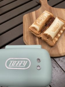 Toffy「ハーフホットサンドメーカー」