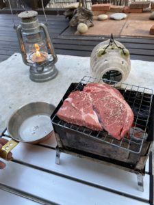 ステーキを焼く