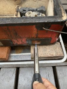 角型七輪で火起こし