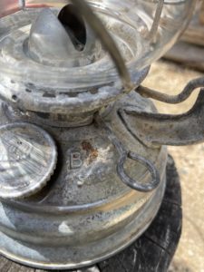 フュア―ハンドランタンが錆びている状態