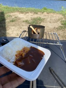 キャンプでカレー