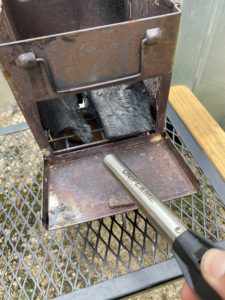 ボックスストーブに着火