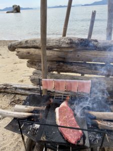 焚火でステーキ!
