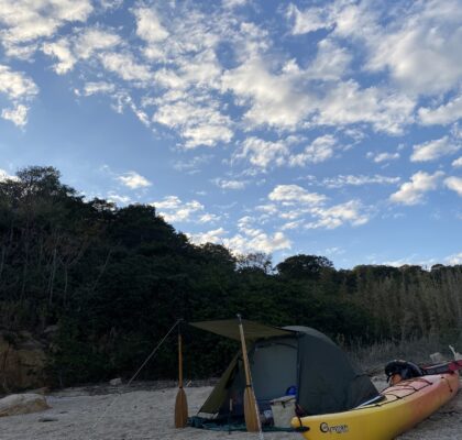 BUNDOK(ソロドーム)の島のテント設営