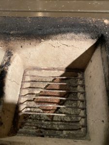 七輪で火を着ける