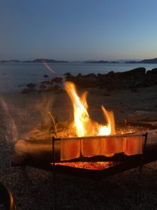 ベーコンを炙る