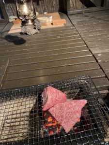 ステーキを焼く