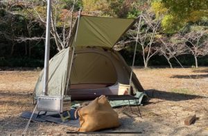 バンドックソロドームの下で薪ストーブ