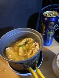 車中泊でキムチ鍋