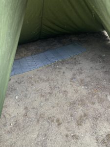 二股化したステルス張りの内部