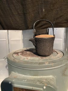 薪ストーブで熱燗