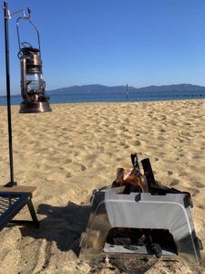 NOBOXのフラットストーブに火が入る