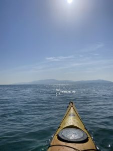 カヤックで海を渡る