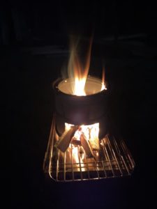 尾上製作所のミニかまどで炎を楽しむ