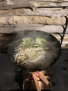 尾上製作所のミニかまどでもつ鍋を作る