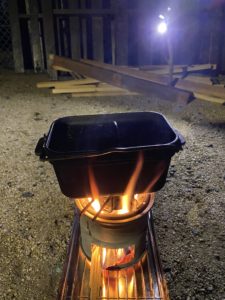 尾上製作所のミニかまどでダッチオーブンを使う