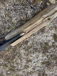 ねじりクサビで薪を割ってみる