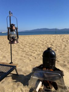 NOBOXのフラットストーブの調理風景