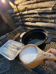 レコルト 電気なべを前に乾杯