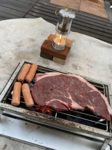 Vicopoの焚火台で肉を焼く