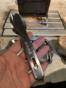 村の鍛冶屋のカトラリーセット