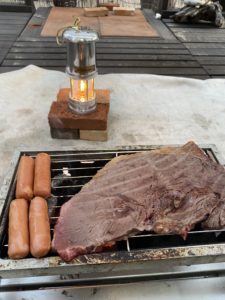 Vicopoの焚火台で肉を焼く