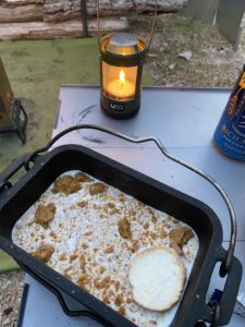 焚火でグラタンを作る