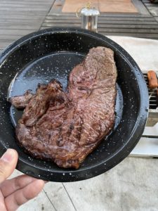 ステーキが焼ける