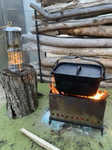 キャプテンスタッグのミニ角型ダッチオーブン