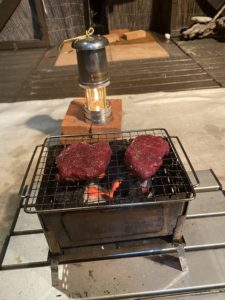 ステーキを焼く