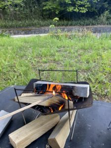 火を育てて火を移す