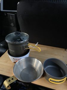 車中泊で湯を沸かす